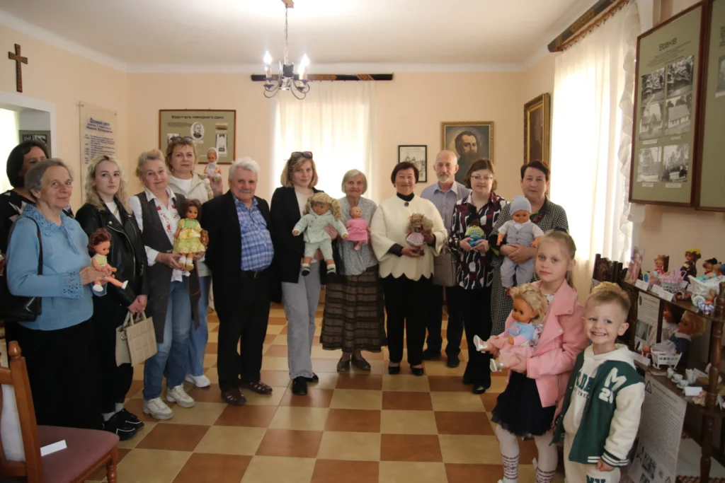 В музеї імені Уляни Кравченко та Миколи Устияновича триває виставка ляльок “З історії німецької ляльки”