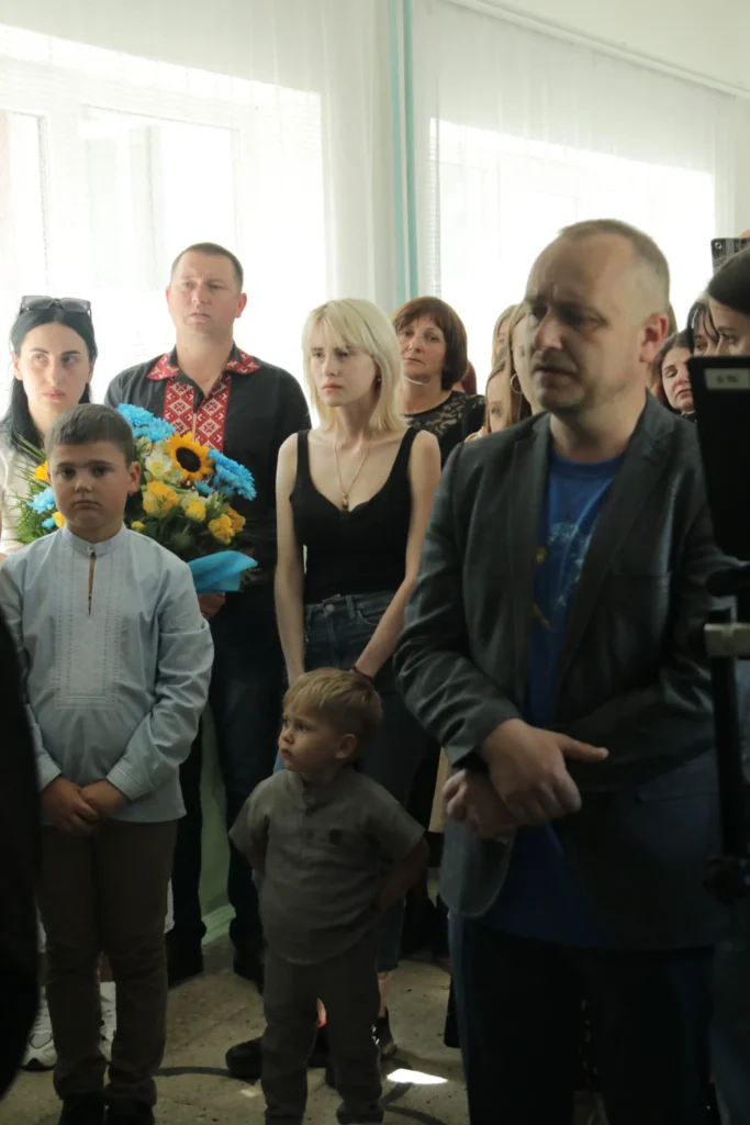 У Миколаївській школі №2 освятили меморіальні дошки Захисникам