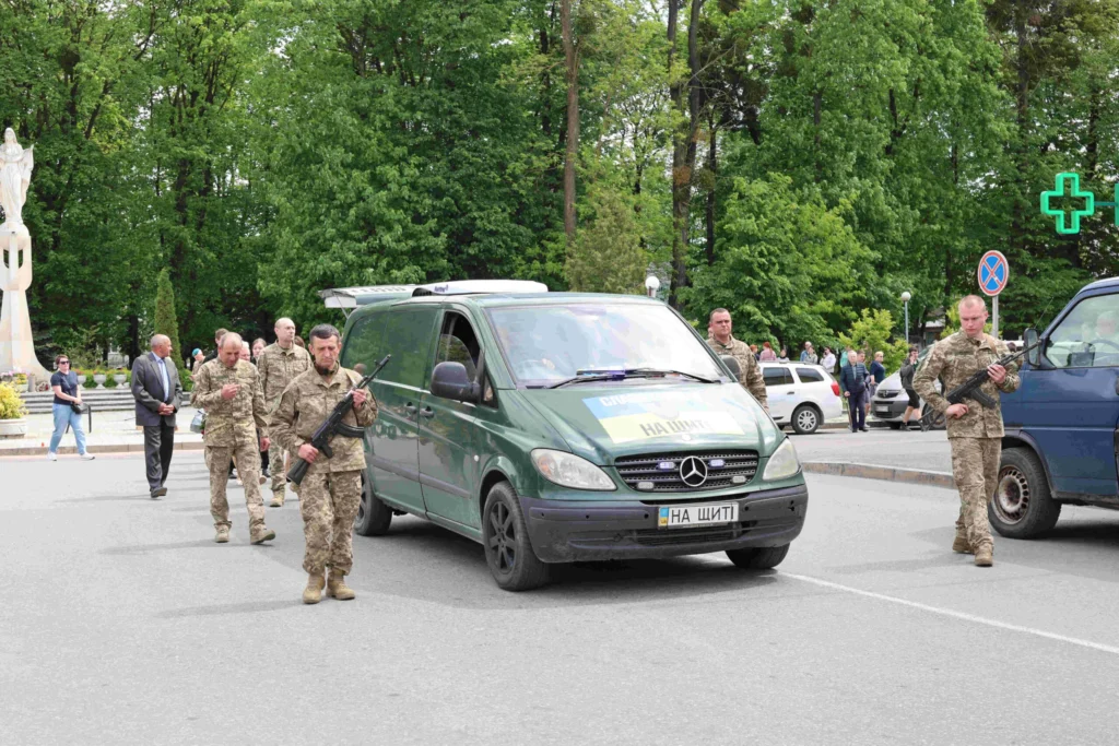 Попрощалися з вихідцями з Миколаєва Михайлом Ярішем та Володимиром Сурняком Попрощалися з вихідцями з Миколаєва Михайлом Ярішем та Володимиром Сурняком