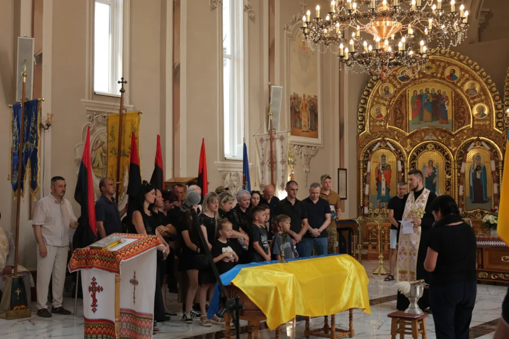 Дві громади віддали останню шану Герою Мар’яну Корецькому Дві громади віддали останню шану Герою Мар’яну Корецькому