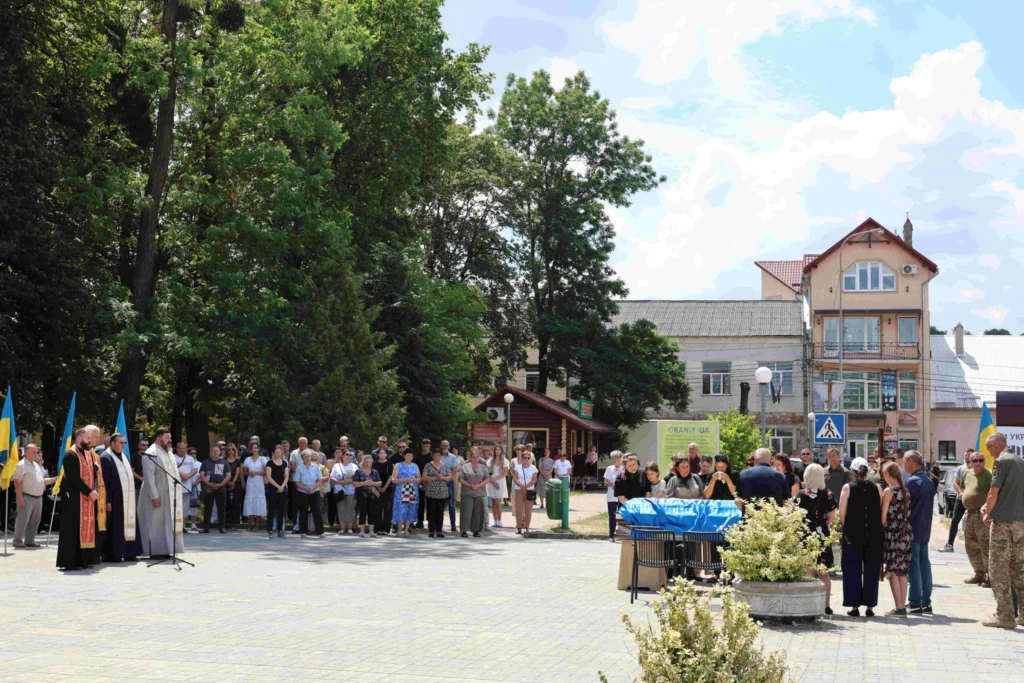 Попри важку хворобу до останнього захищав Україну – прощаються з Петром Дунем Попри важку хворобу до останнього захищав Україну – прощаються з Петром Дунем