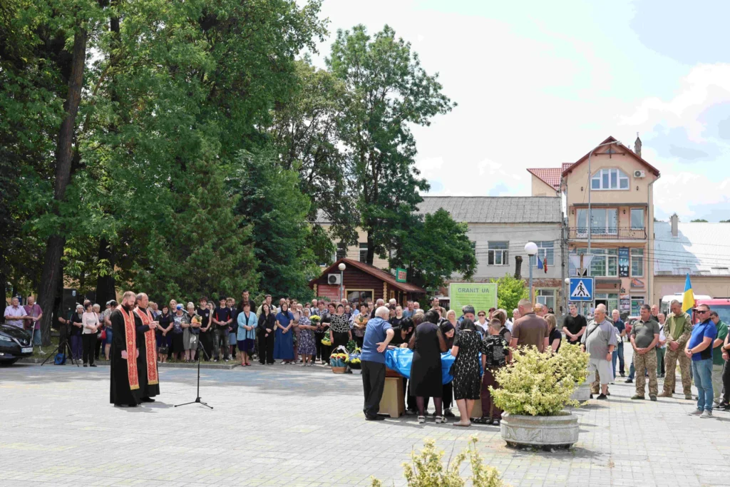 Любив голубів та боровся за мир – прощаються з Андрієм Гусаком Любив голубів та боровся за мир – прощаються з Андрієм Гусаком