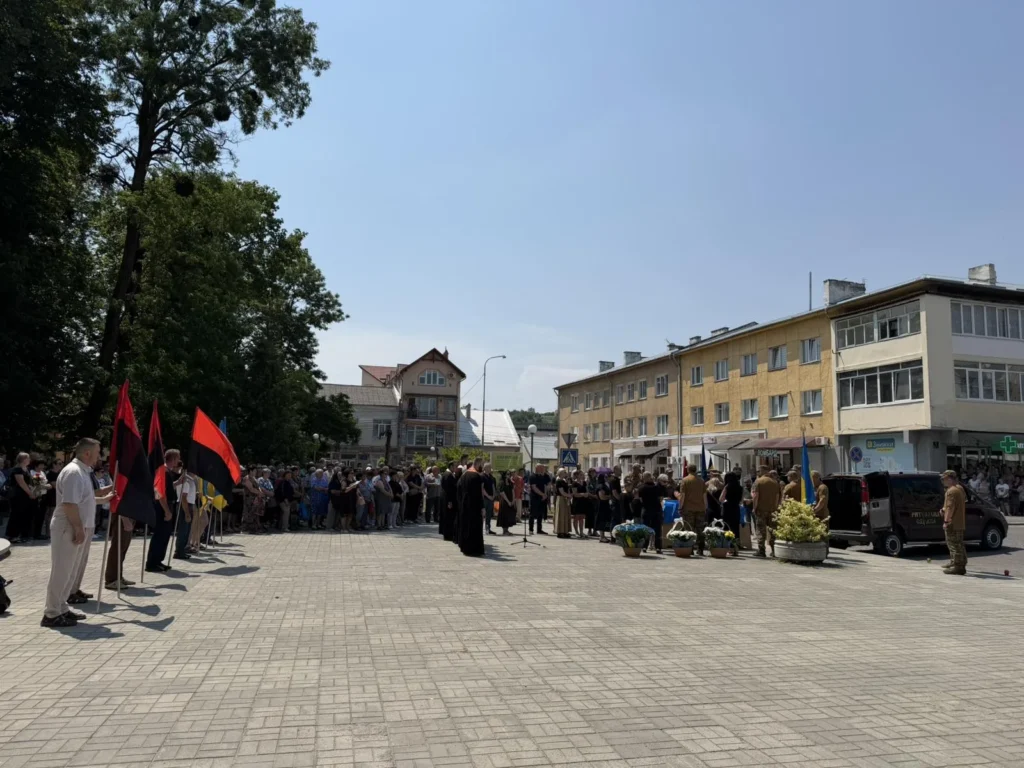 Дві громади віддали останню шану Герою Мар’яну Корецькому Дві громади віддали останню шану Герою Мар’яну Корецькому