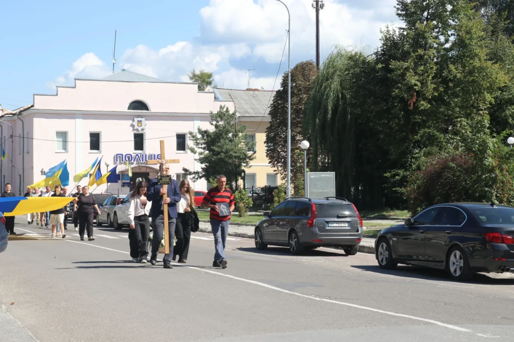 Ось найвища ціна Незалежності України – у Миколаєві прощаються з Героєм Богданом Стадником