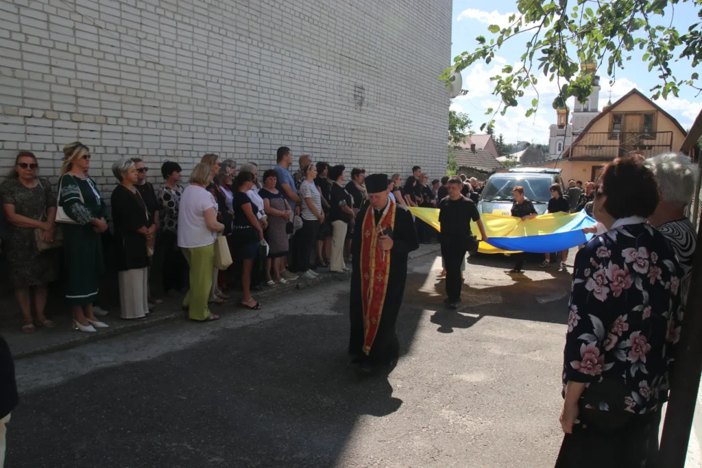 Ось найвища ціна Незалежності України – у Миколаєві прощаються з Героєм Богданом Стадником