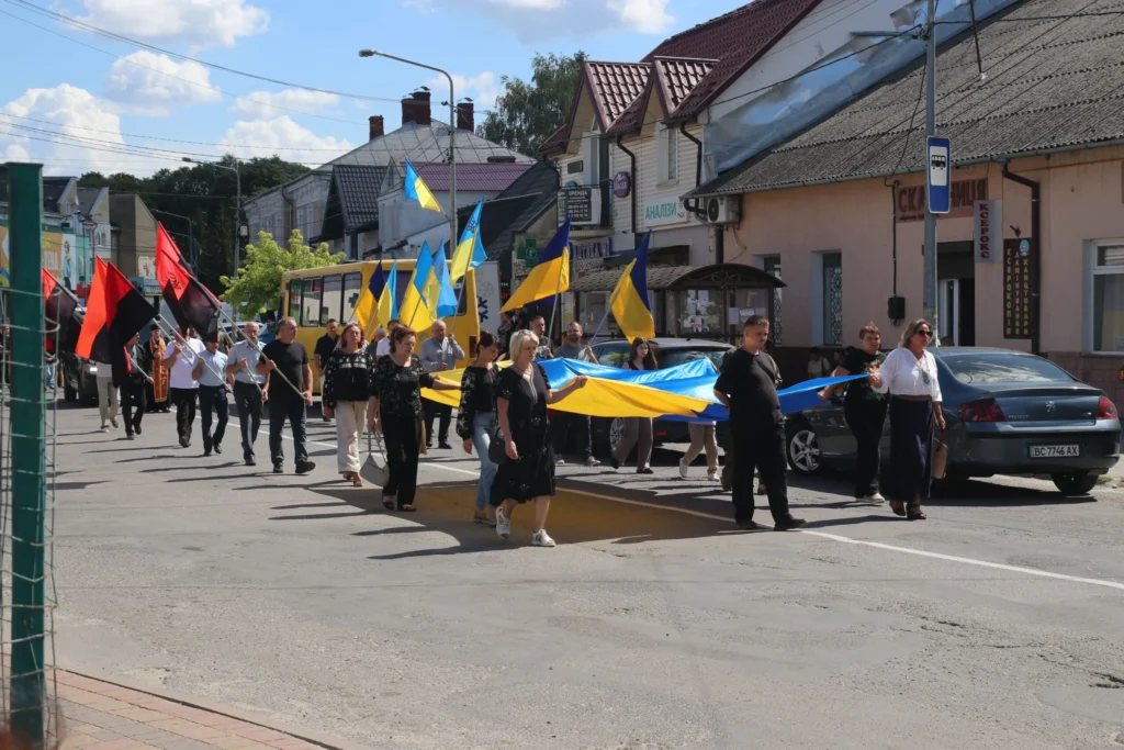Ось найвища ціна Незалежності України – у Миколаєві прощаються з Героєм Богданом Стадником